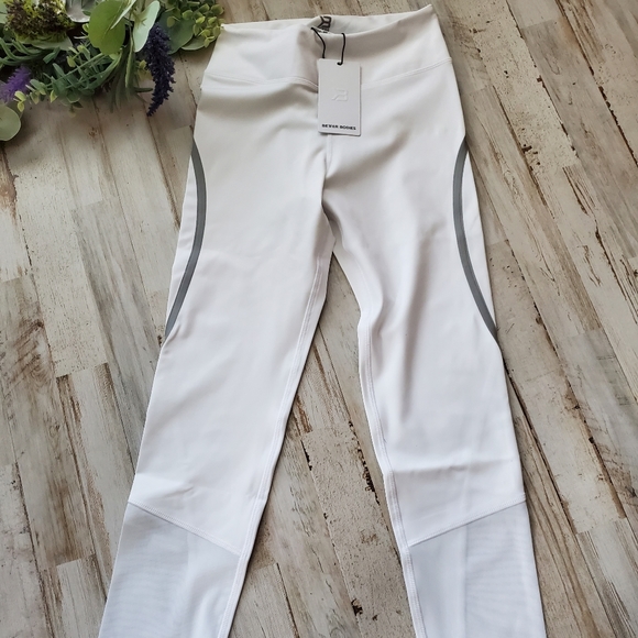 Better Bodies - Picture 3 of 4